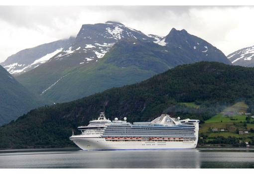 El Caribbean Princess en los Fiordos Noruegos